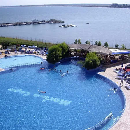 Апартамент Marina Cape 89 *