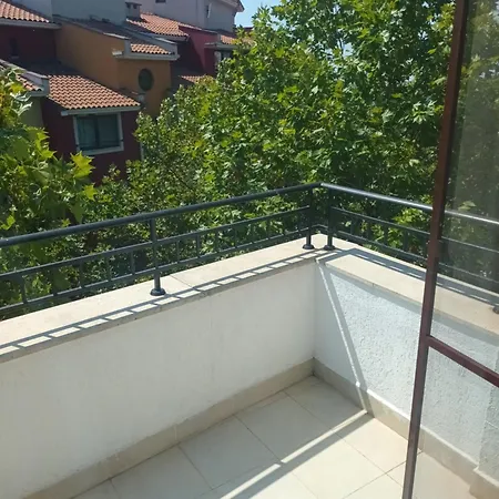 Апартамент Marina Cape 89 *